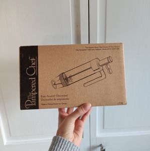 Pampered Chef Easy Accent Decorator